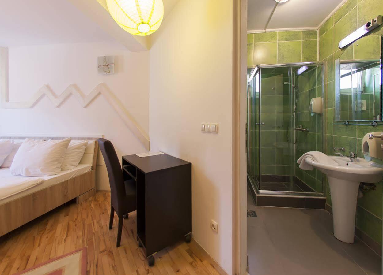 Hostel Hayat Sarajevo Ngoại thất bức ảnh