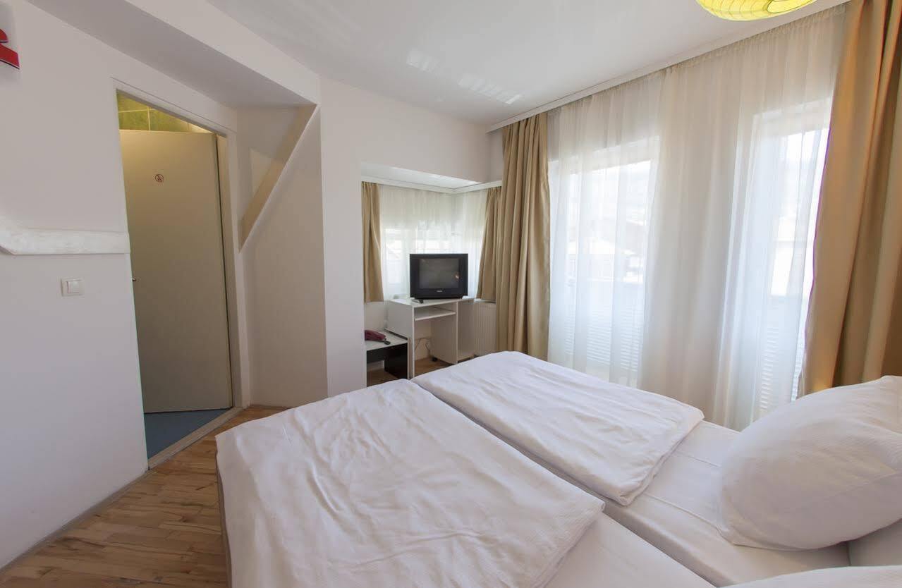 Hostel Hayat Sarajevo Ngoại thất bức ảnh